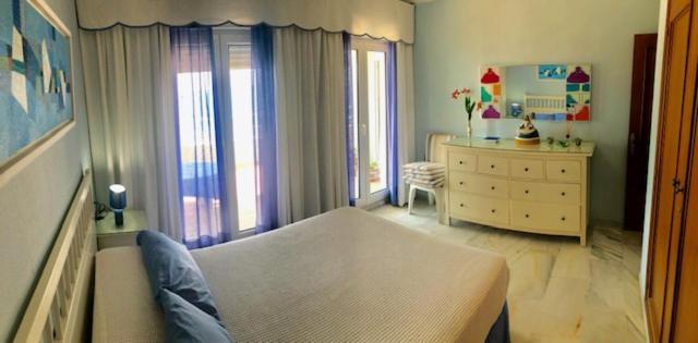 Gatu Premium Villa Isabel Terraza,Parking,1ºlinea Playa,Wifi,Vista Al Mar , Preferente Mayores De 25 Anos Y Familias Cádiz Exterior foto